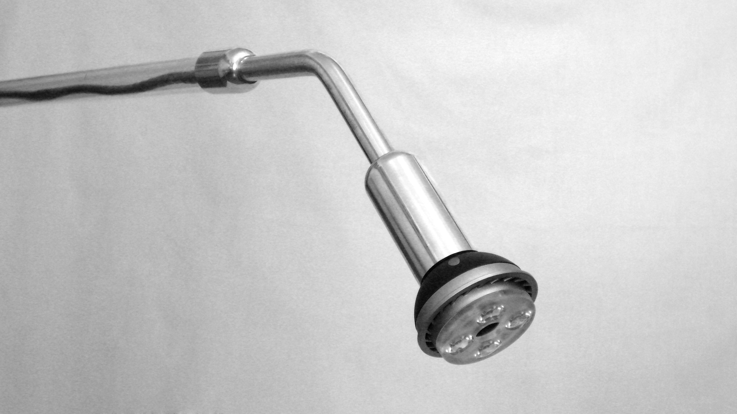 Dettaglio della vetreria da laboratorio utilizzata per la lampada Gost