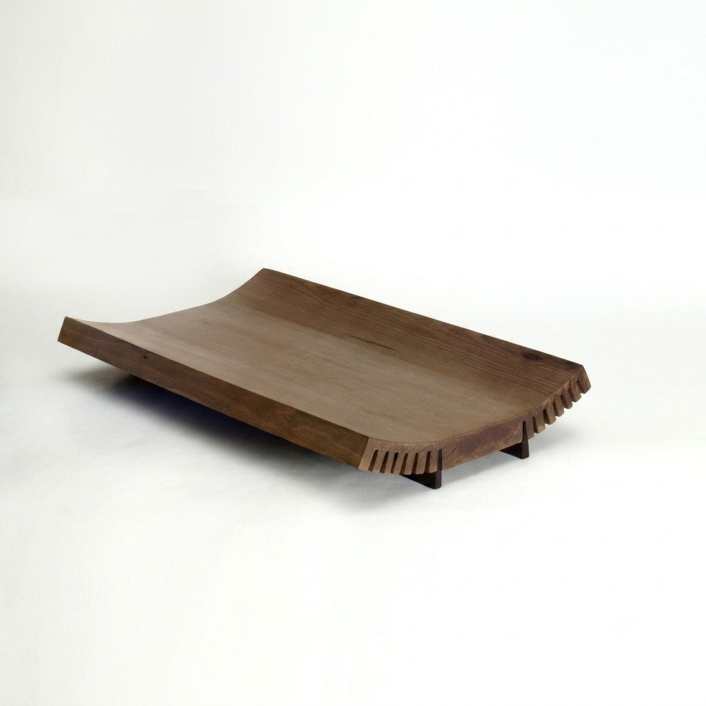 Split, contenitore in legno massello curvato a mano, design Alessandro Marelli
