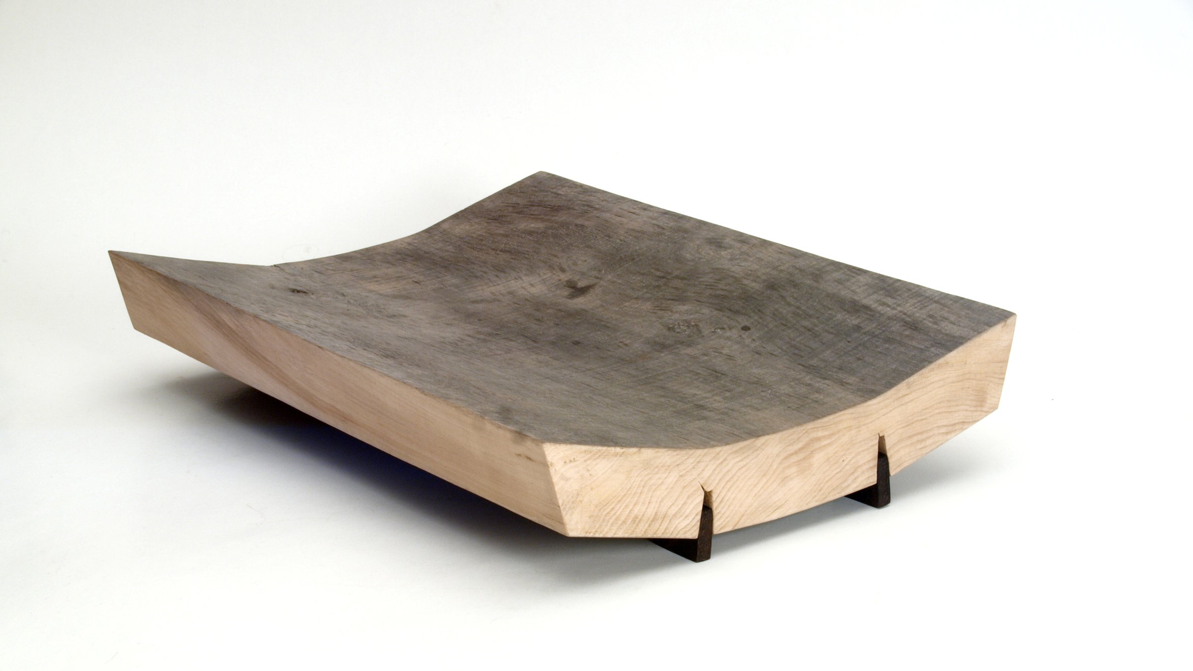 Split 02, contenitore in legno massello curvato a mano