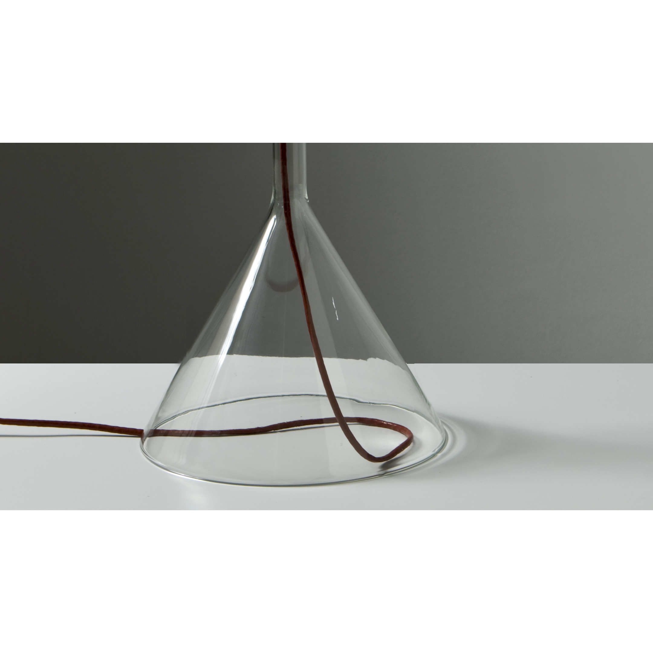 lampada ta tavolo orientabile realizzata in vetro design alessandro marelli
